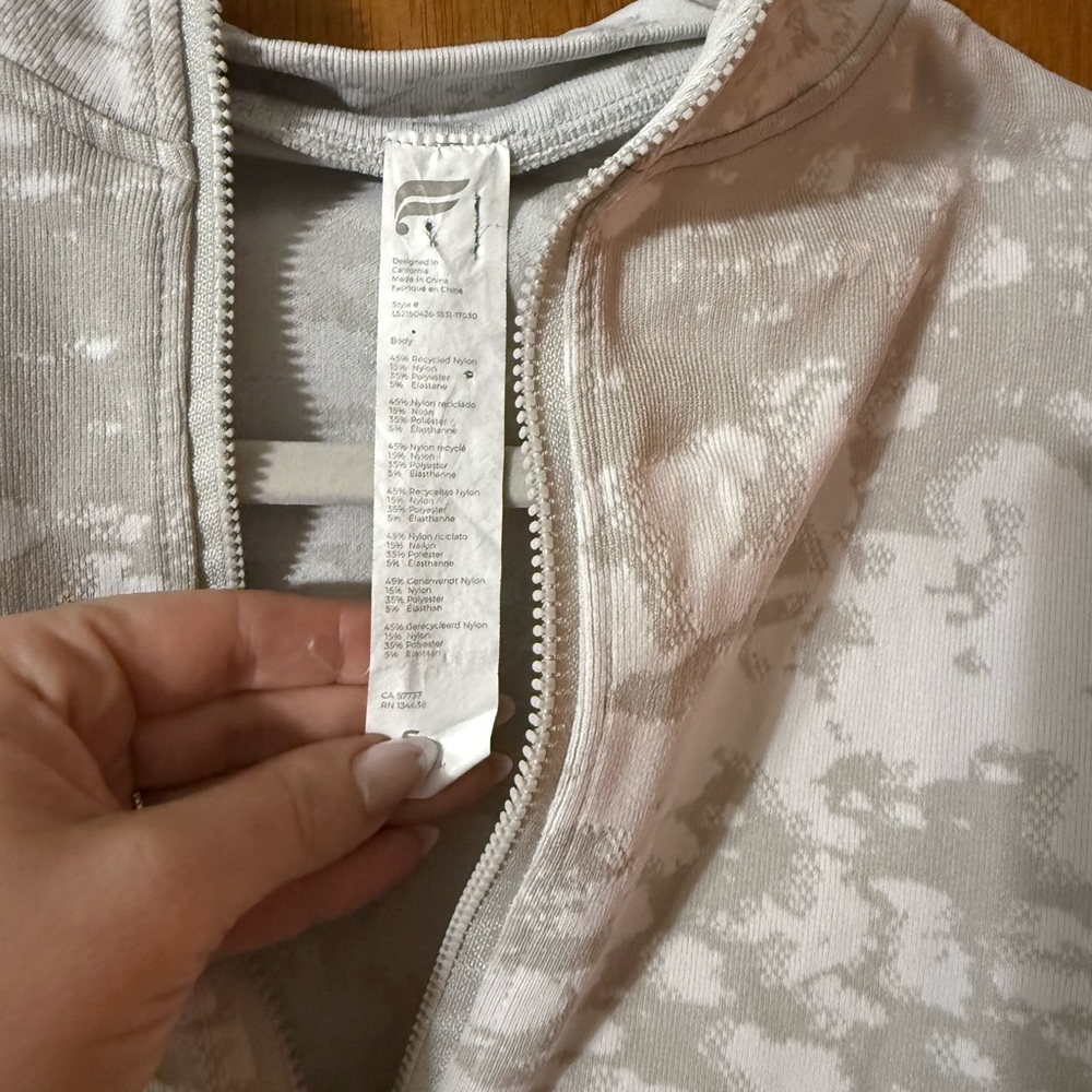 Fabletics Light Gray Patterned Long Sleeve Top - image 2